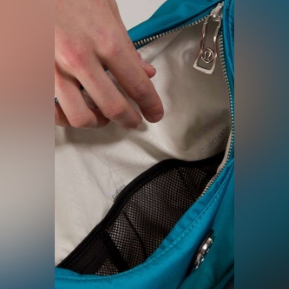 Lululemon Hot Yoga Hobo Bag - Picture 12 of 16